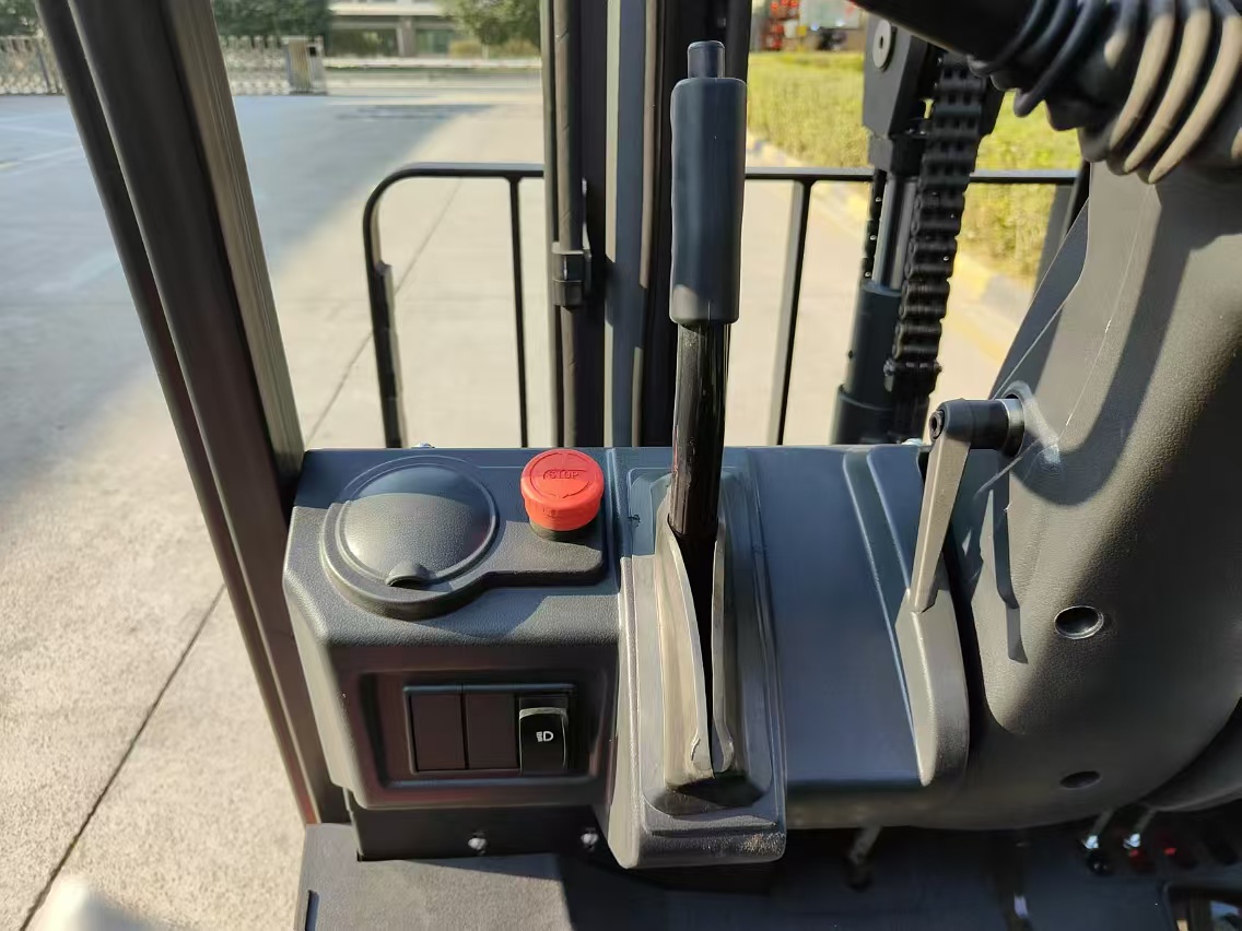 forklift reach truck
