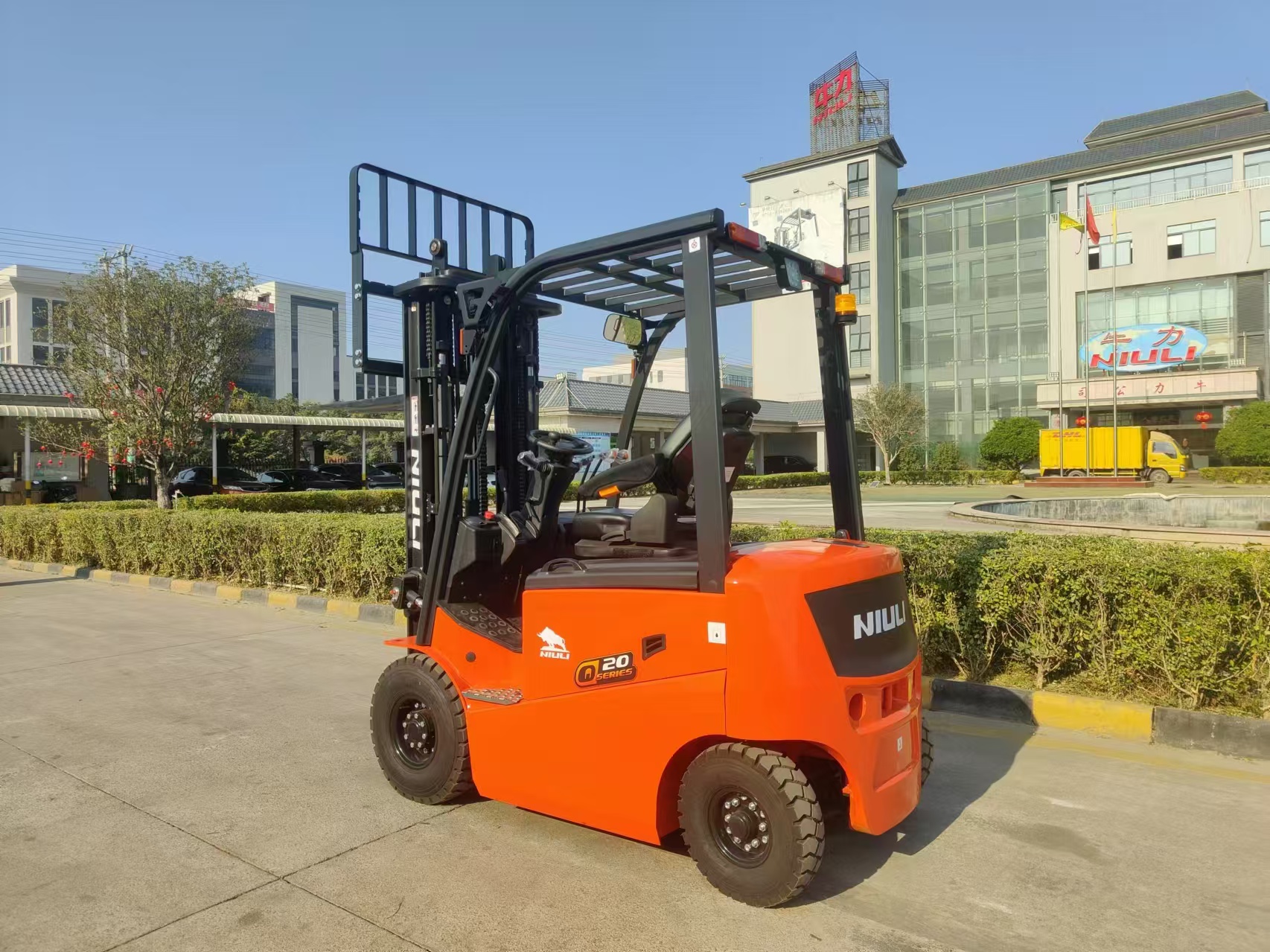 rough-terrain forklift